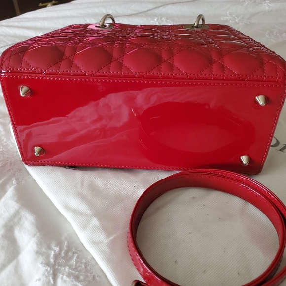DIOR LADY DIOR - CANNAGE QUILTED RED PATENT LEATHER - Picture 7 of 7